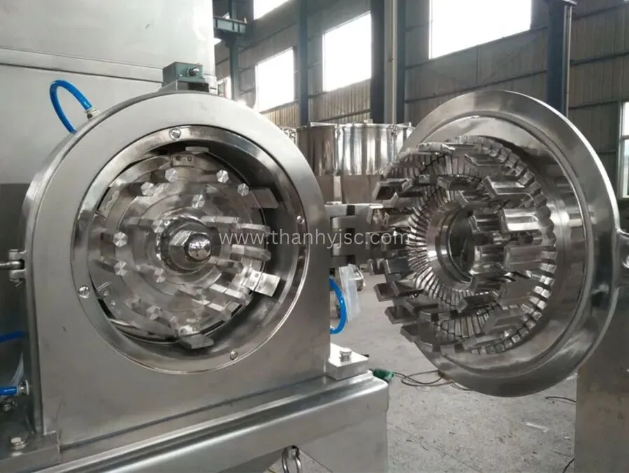 Máy Nghiền Dược Liệu 300KG Có Hút Bụi